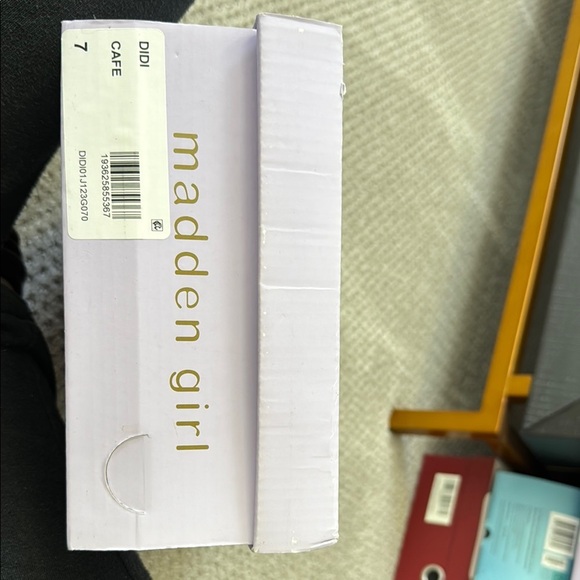 NWT - Madden Girl Didi -Tan Suede Block Heel Sandals - Picture 4 of 4